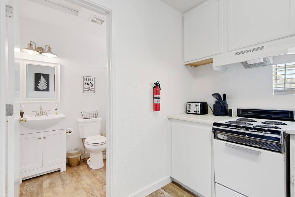 Couples Studio 1 W Full Kitchen Apartment Oakhurst Exterior foto