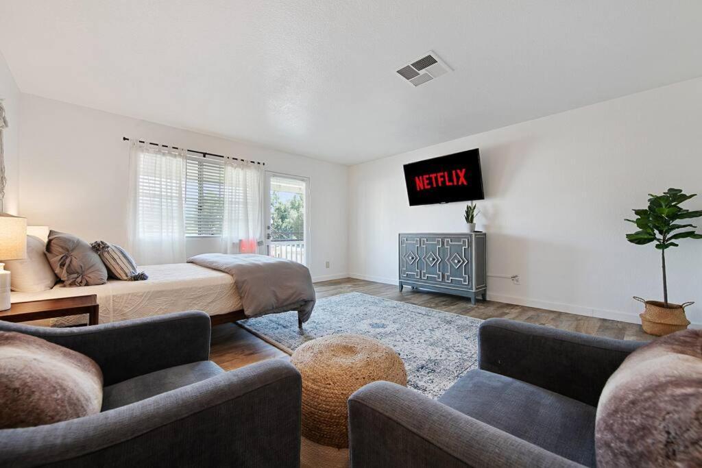 Couples Studio 1 W Full Kitchen Apartment Oakhurst Exterior foto
